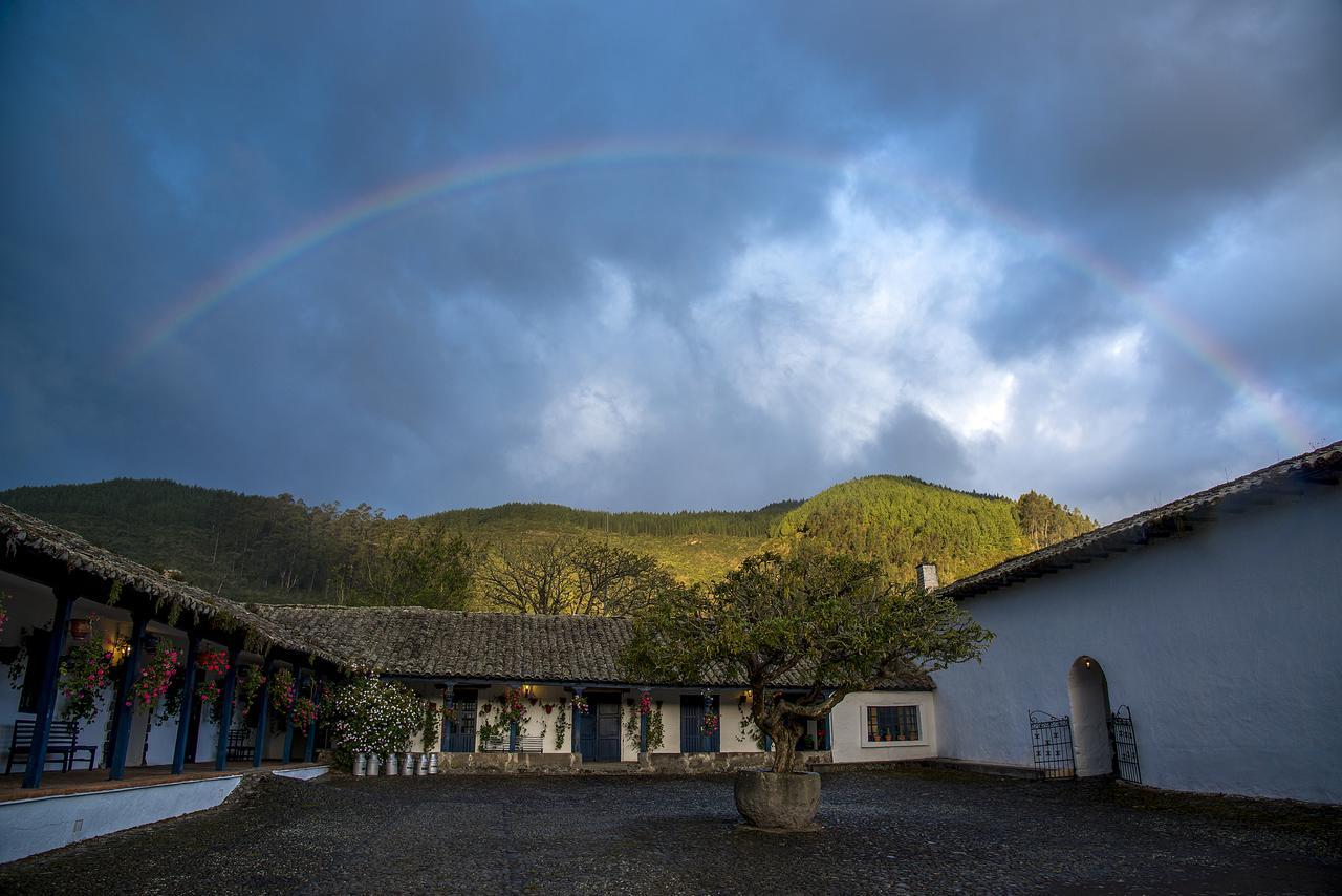 Hacienda Zuleta Hotel Esterno foto